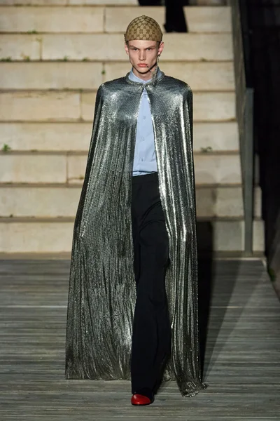 Look 26